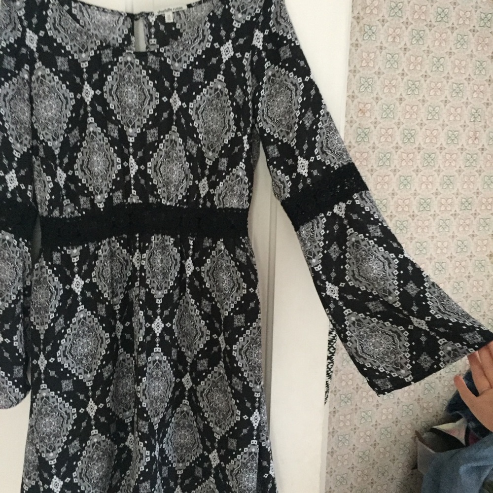 Black and White Boho style long sleeve dress