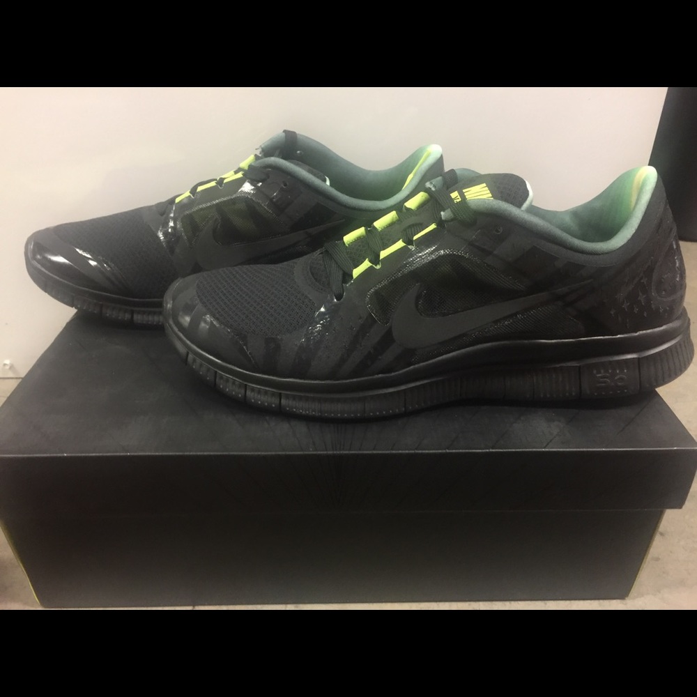 *SALE!!!* RARE Nike x Hurley Free Run 3 NRG