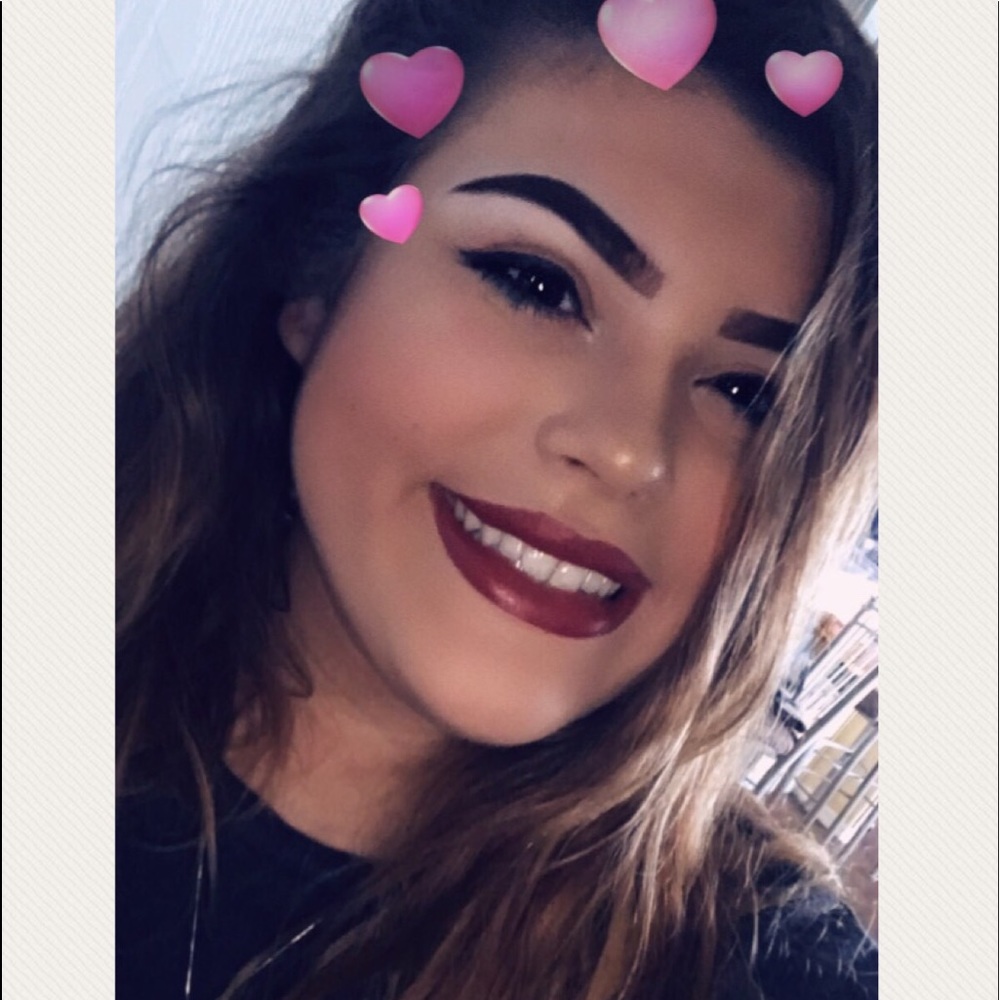 Meet your Posher, Anjelica