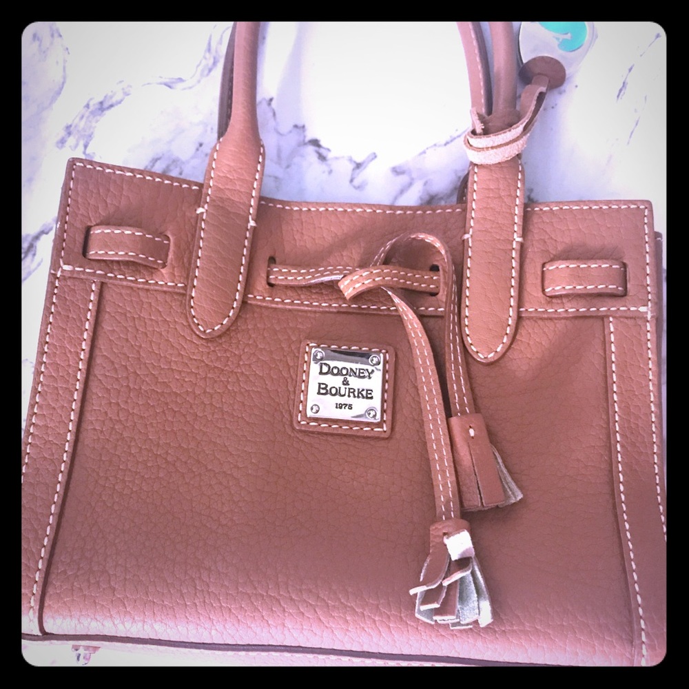 Dooney & Bourke Bag 👀