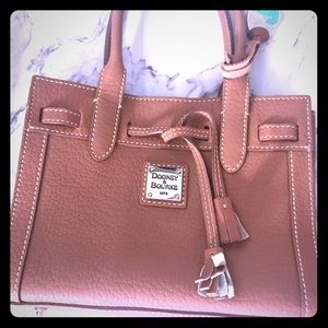Dooney & Bourke Bag 👀