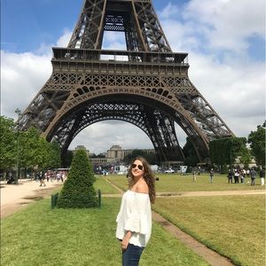 Meet your Posher, Danielle
