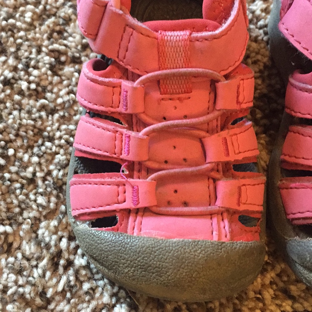 Pink sandals - Picture 2 of 3