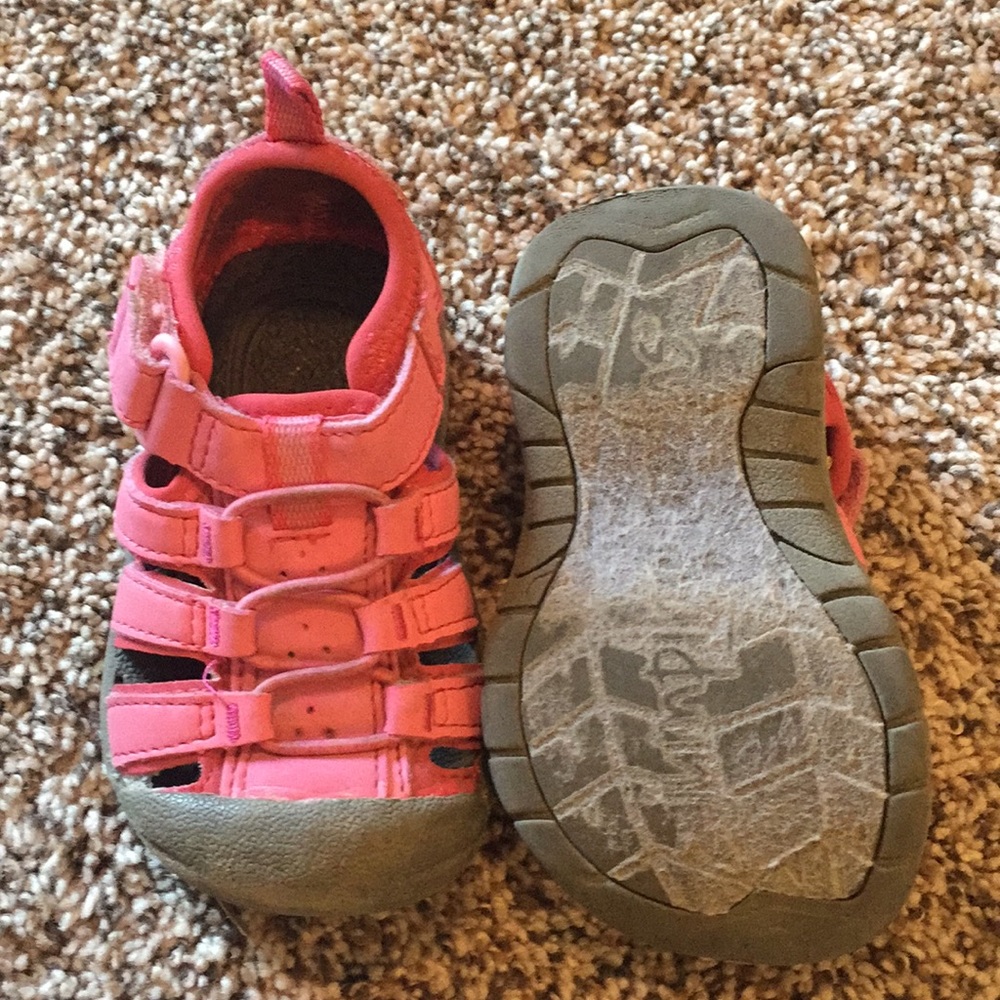 Pink sandals - Picture 3 of 3
