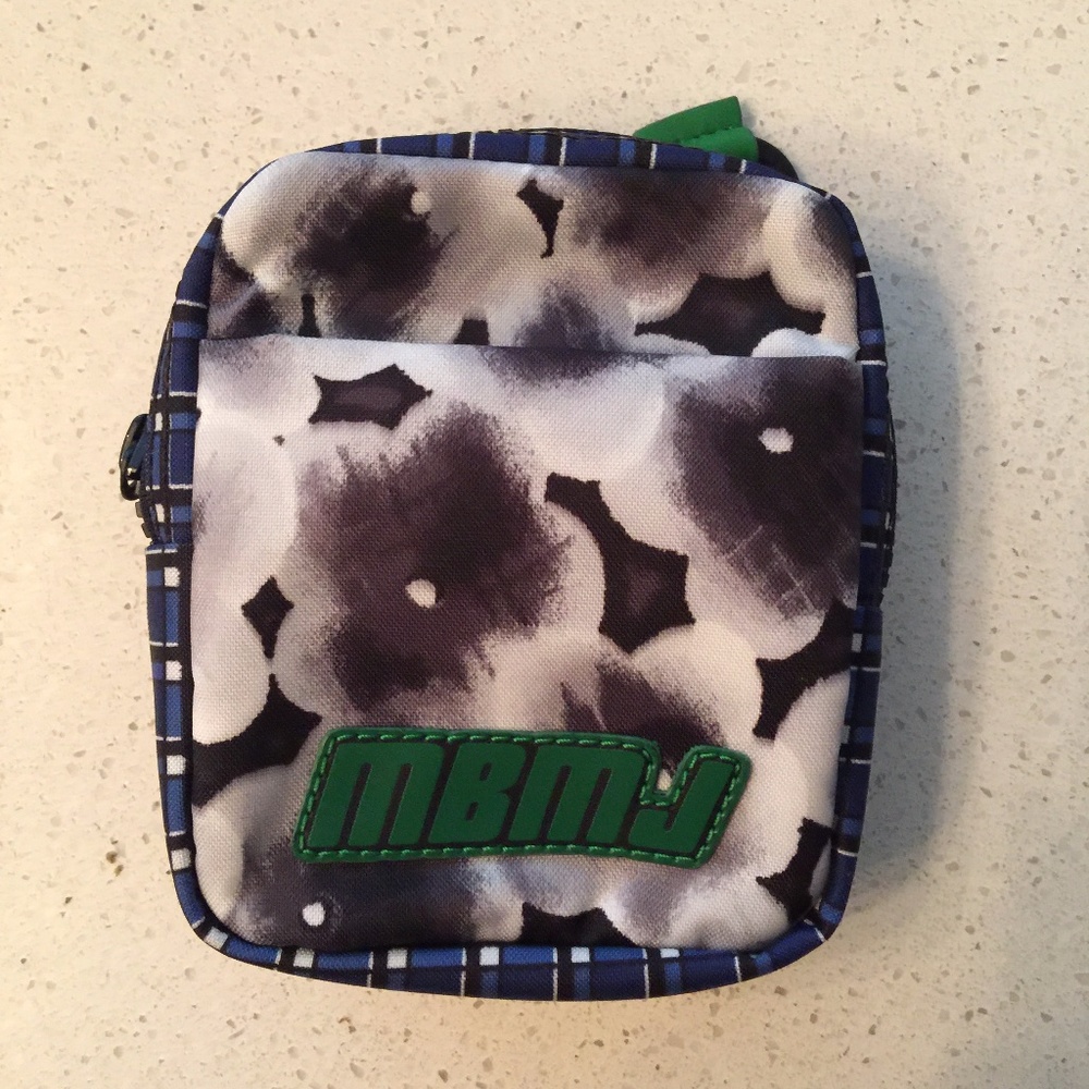 ❤️Marc By Marc Jacobs camera case ❤️