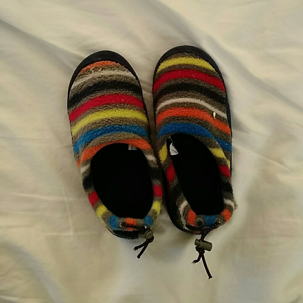 Toddler fleece slippers sz 10-11