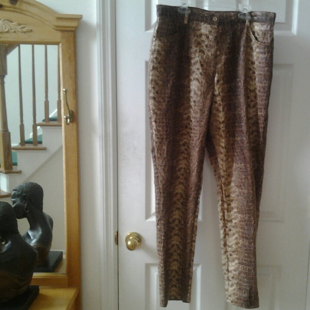 CUTE POLYVINYL SELENE SPORT PANTS