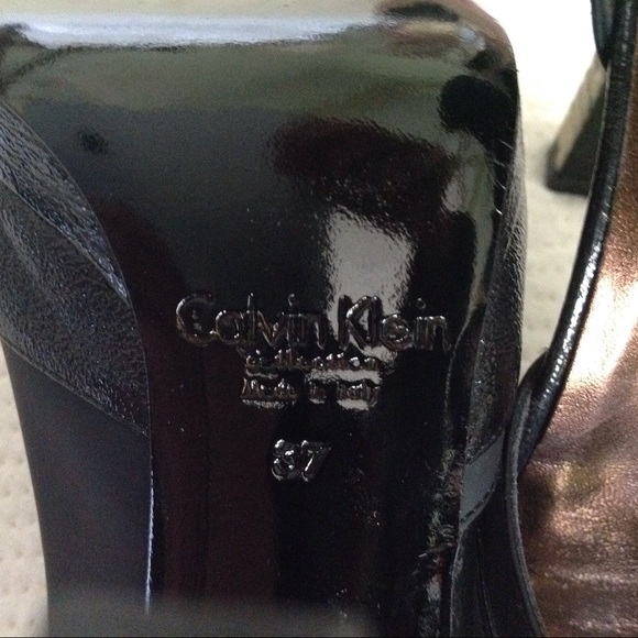 Gorgeous Calvin Klein Collection Shoe, Runway - Picture 5 of 6