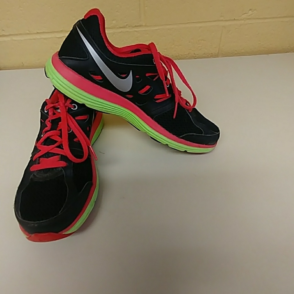 Nike Dual Fusion size 7