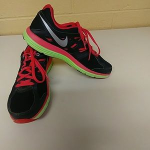 Nike Dual Fusion size 7