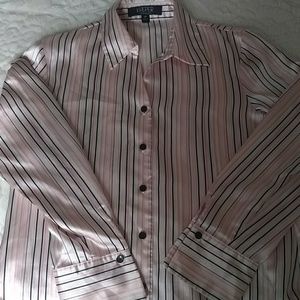 Women's size 8 petite silk type dress shirt