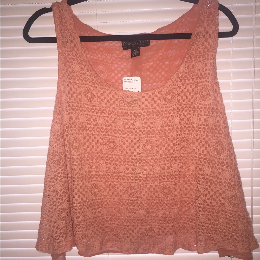 Brand New! Never worn Coral knit crop top