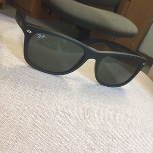 Ray Bans New wayfarerer black.