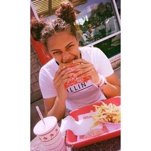 Meet your Posher, Megan