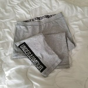 Under Armour Cropped Leggings