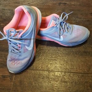 Nike Trifusion Run shoes