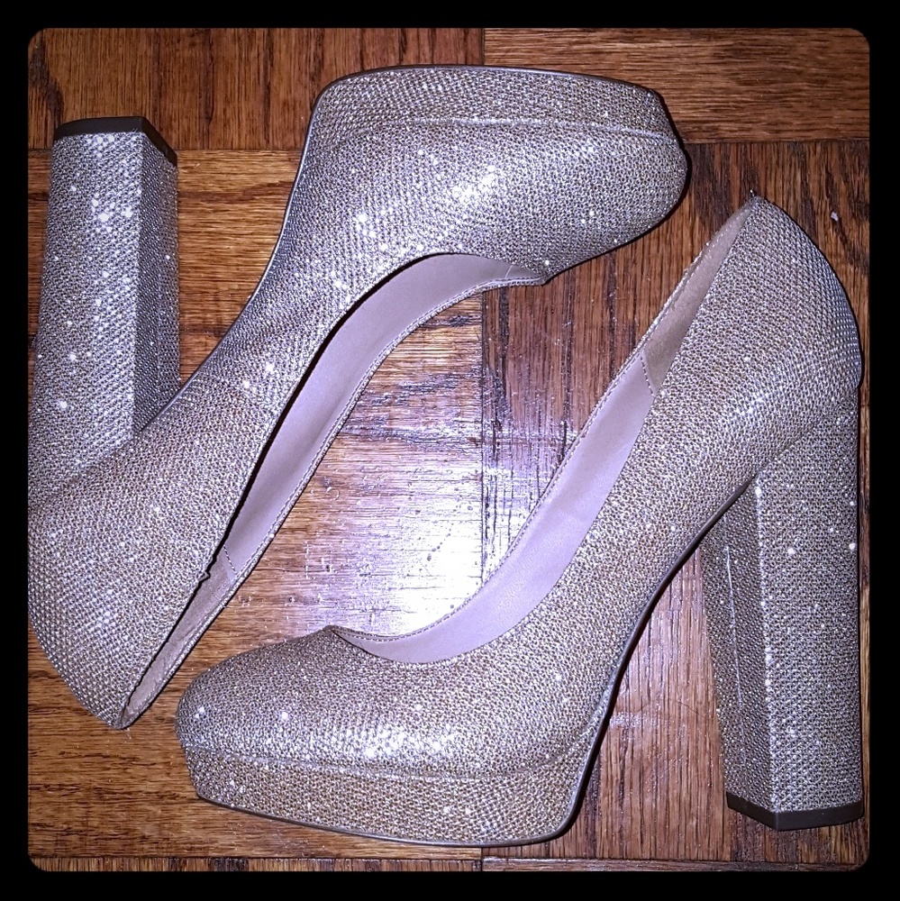 🎈🆕️Gold Sparkling Blush Platform High Heel😍