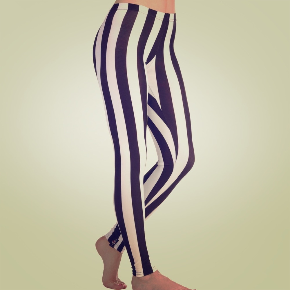 Black and White Striped Leggings