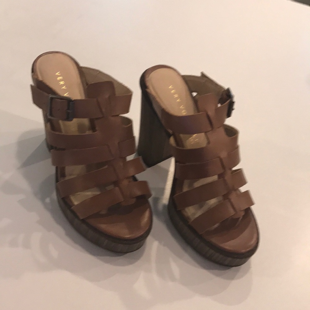 Very volatile clog sandals