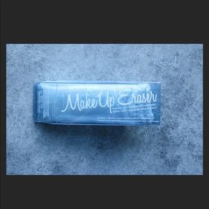 The original makeup eraser (Baby blue)