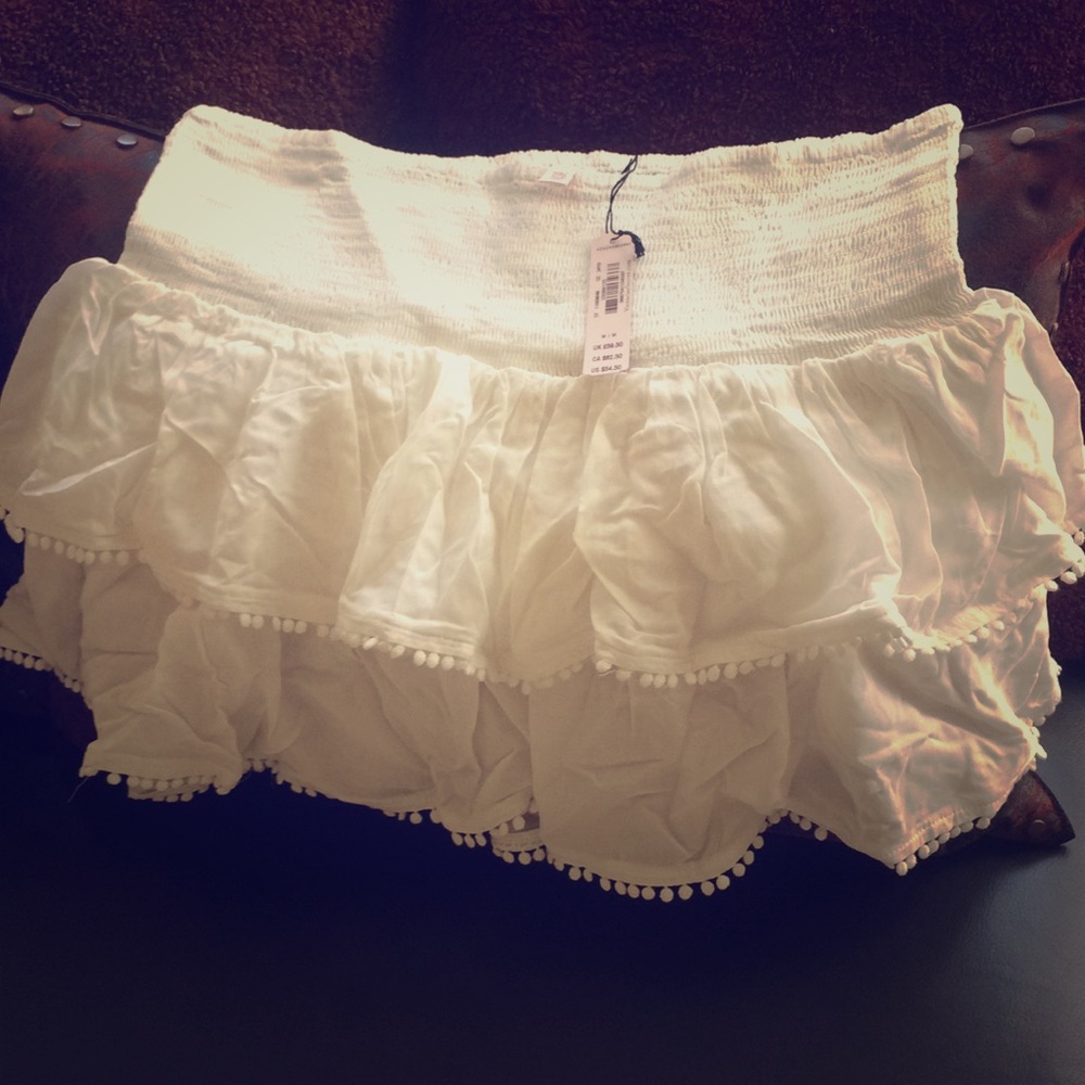 VS Ruffle Miniskirt w/Pom Pom details