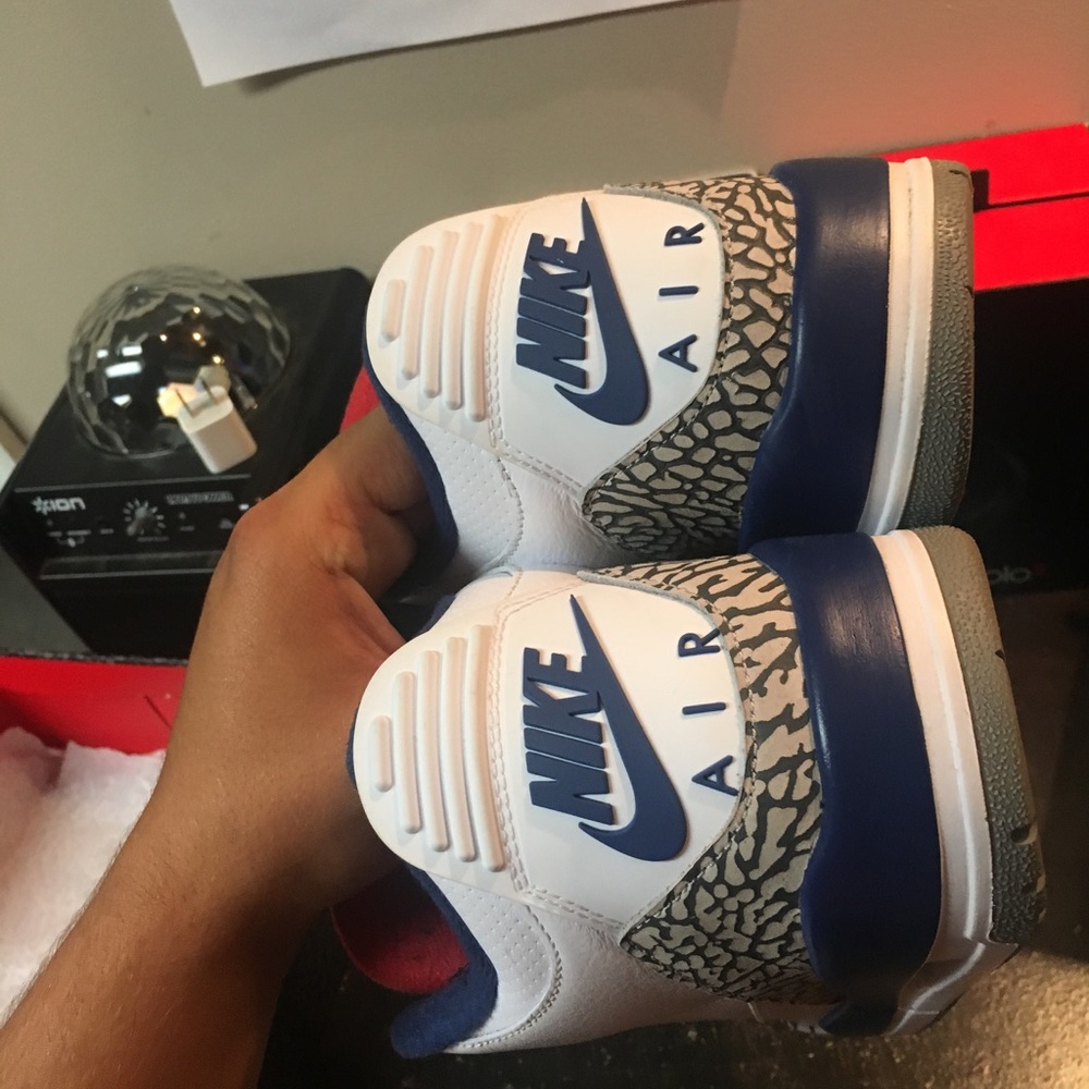 True blue 3 - Picture 2 of 5