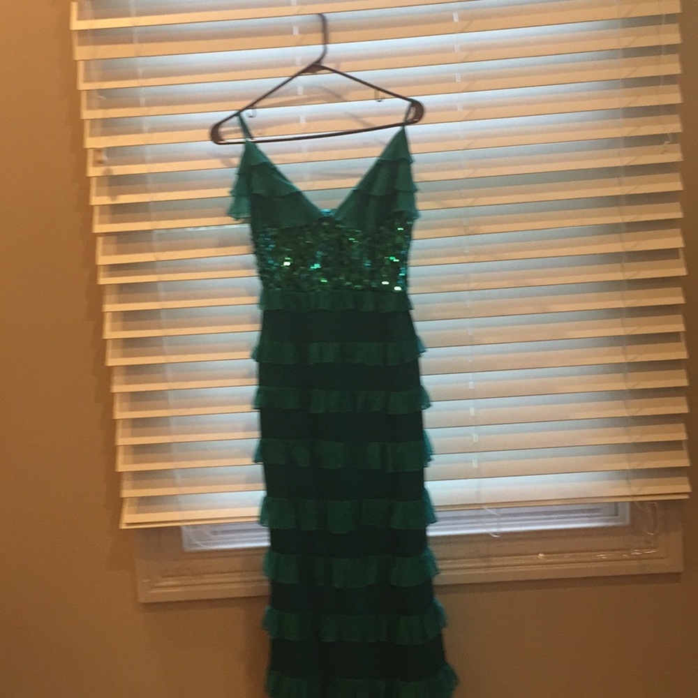 Green evening %100 silk bebe dress sz M