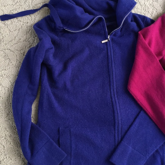 Cashmere sweaters - Picture 3 of 3