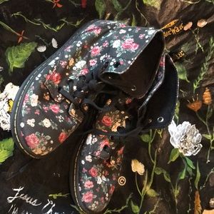 Dr. Martens Flora canvas. Limited edition.