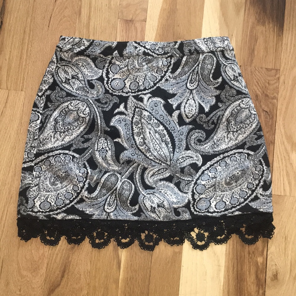 Gorgeous Topshop skirt, never worn!!!