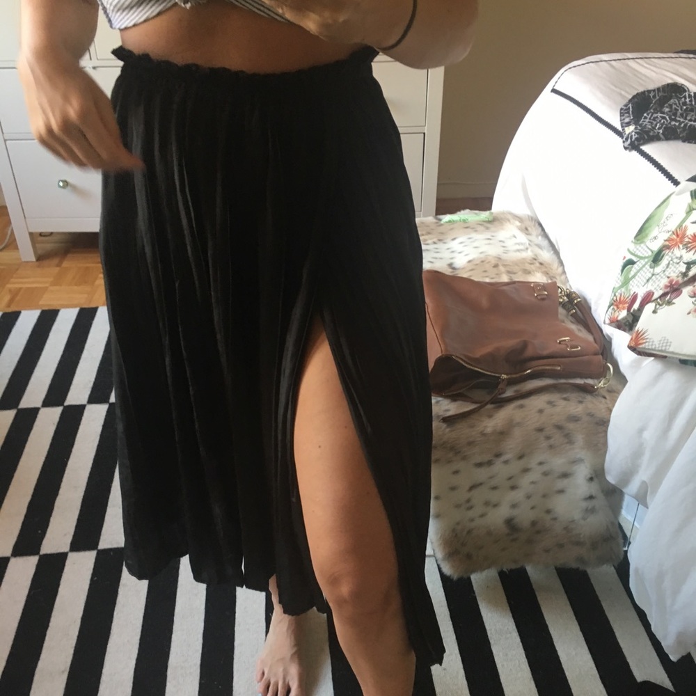 Black pleated midi skirt