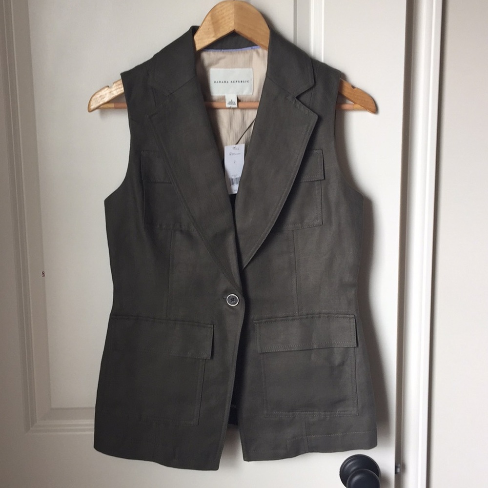 NWT Size 2 Banana Republic Khaki Green Vest