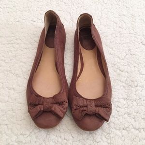 Brown Esther bow front Frye flats, size 7m