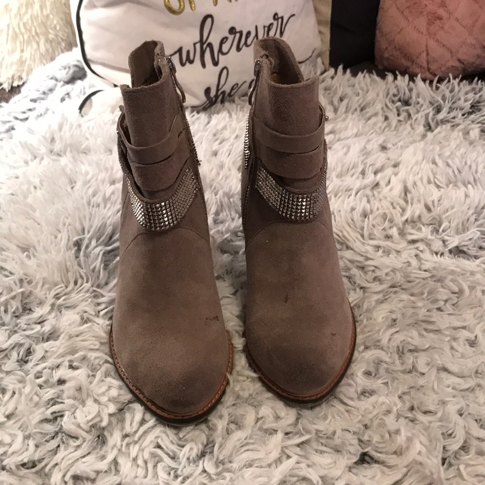 Chinese Laundry Zanga Ankle Booties. Size 6.5.