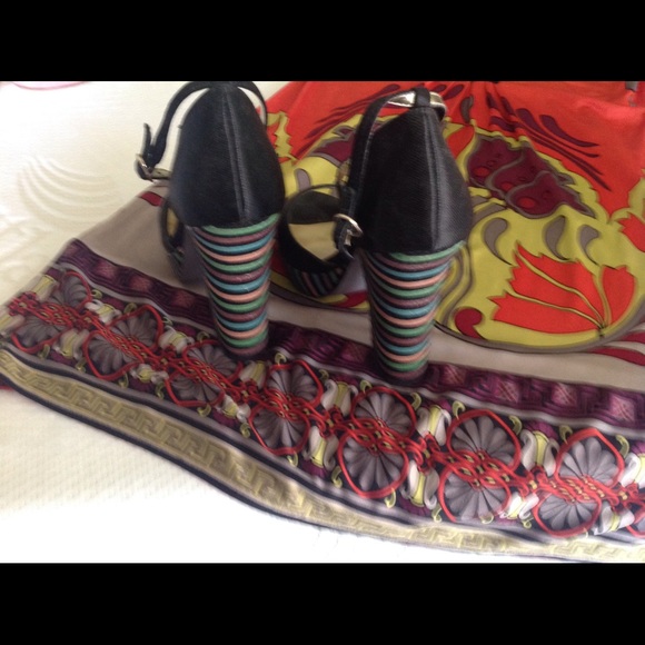 Hale Bob Black Shoe, Multicored Heel, 7 - Picture 3 of 5