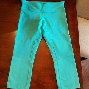 Lululemon Turquoise Capri Pants