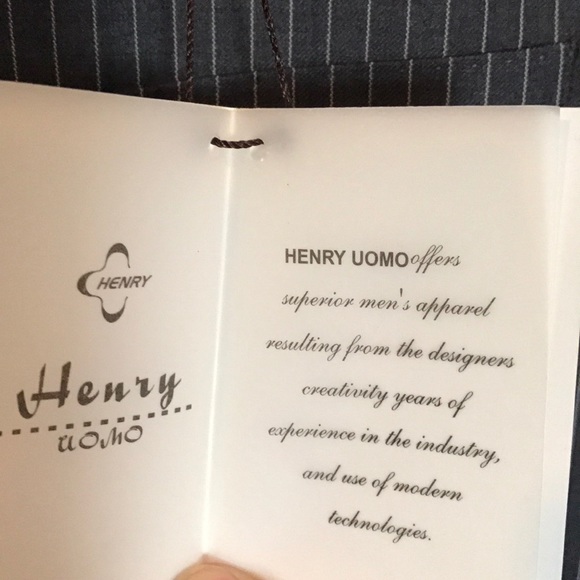 Suit - Picture 3 of 8