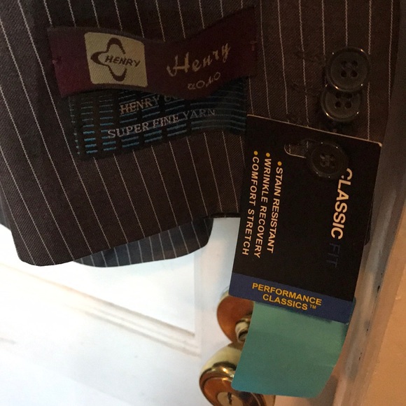 Suit - Picture 4 of 8