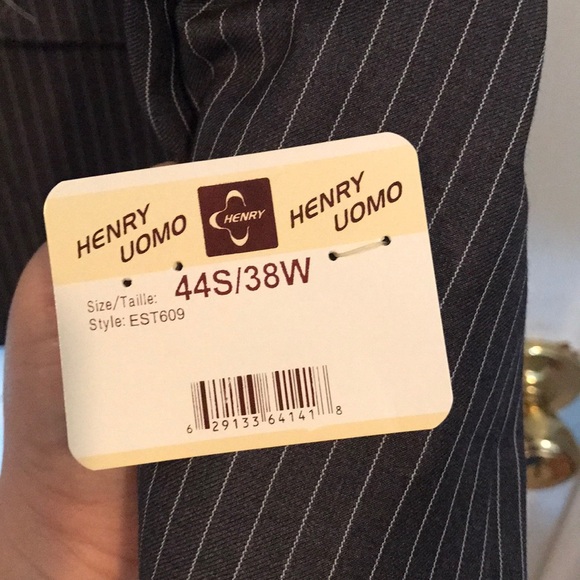 Suit - Picture 5 of 8