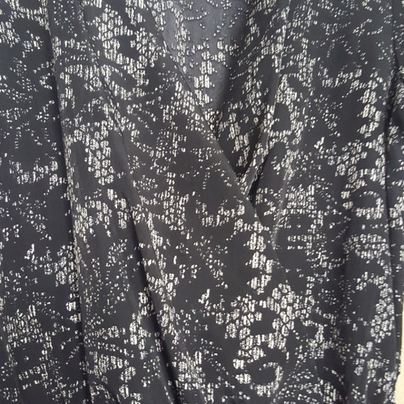 Long sleeve romper. - Picture 2 of 3