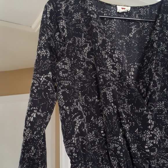 Long sleeve romper. - Picture 3 of 3