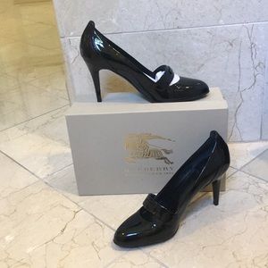 Patent leather Burberry pumps size 39 1/2 (9.5)