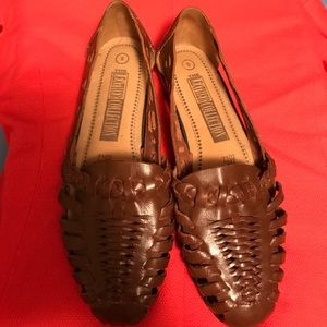 BNWOT brand new women's Brazilian leather huarache