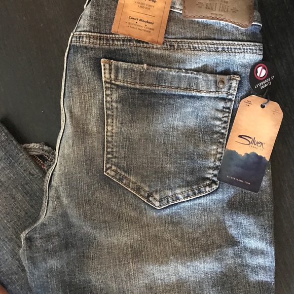 NWOT Silver Jeans đź‘– Elyse Skinny Crop 26 - Picture 4 of 8