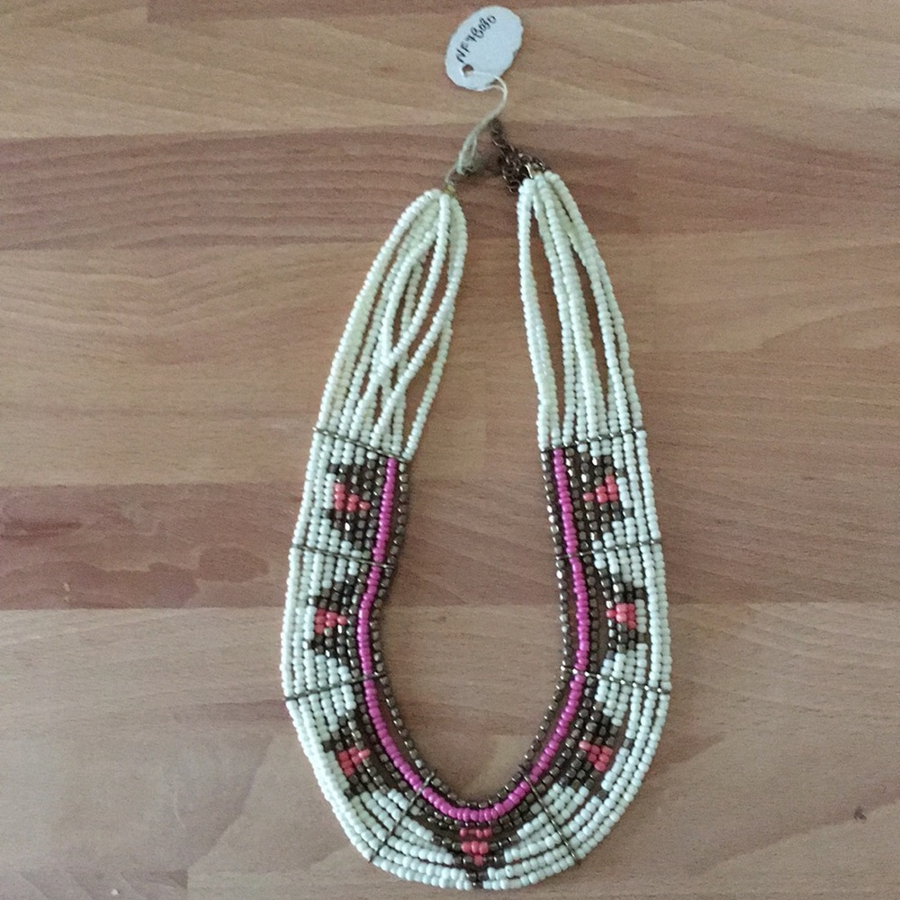 Abercrombie necklace (never worn)