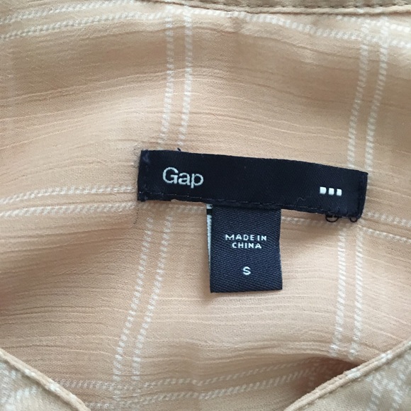 Gap Sheer Buttondown - Picture 2 of 2