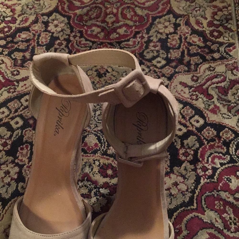 Shoes - Picture 4 of 8