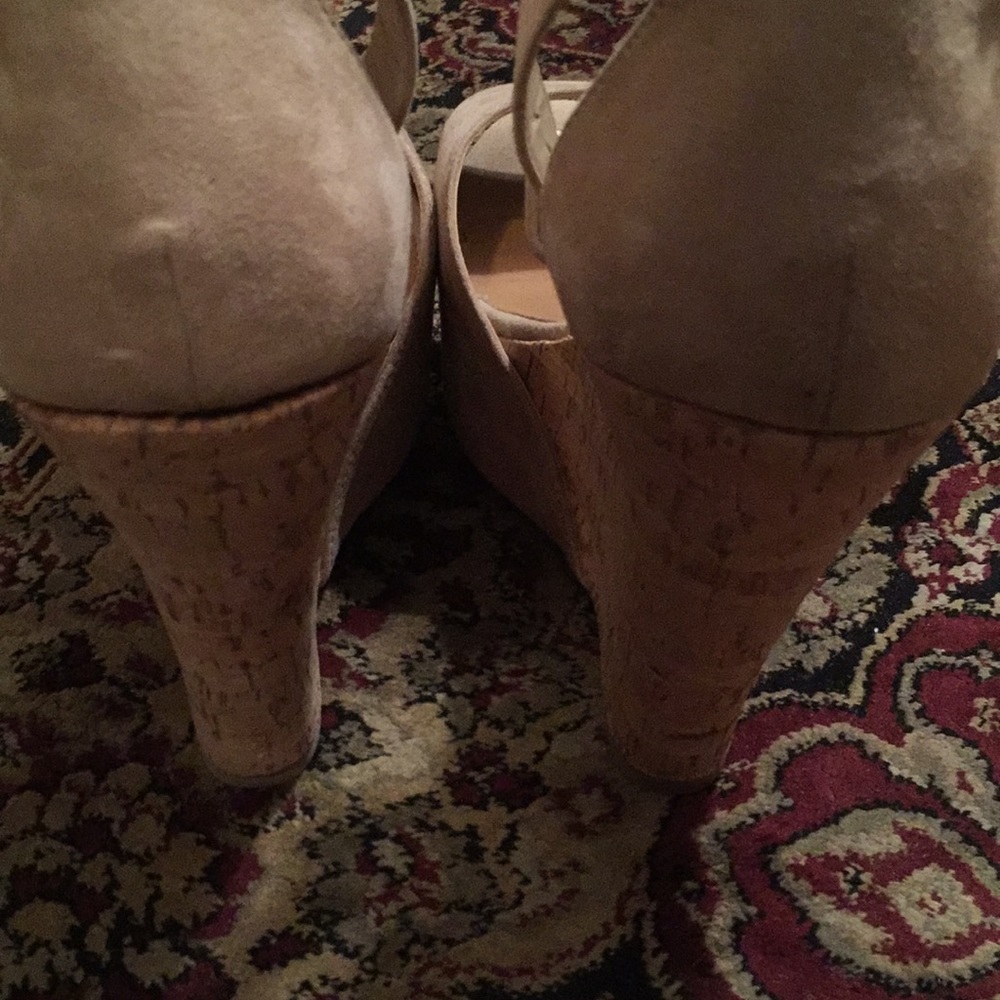Shoes - Picture 5 of 8