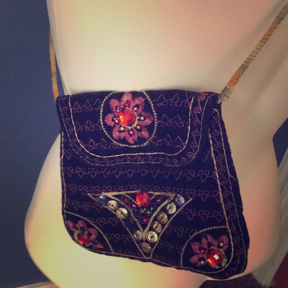 Tiny boho cross body🌻
