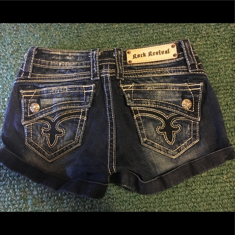 Rock Revival Shorts Size 26